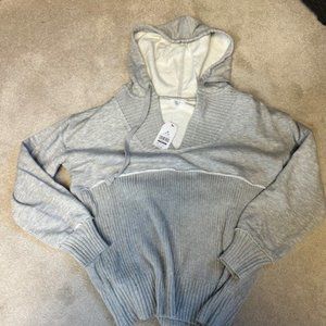 Time & Tru Sweater Hoodie in Gray